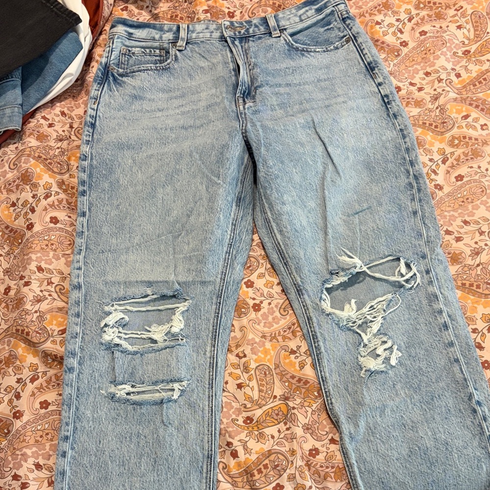 AE Mom Straight Jean